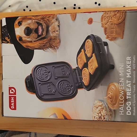 DASH Halloween Mini Dog Treat Maker 🐕 - Picture 2 of 4